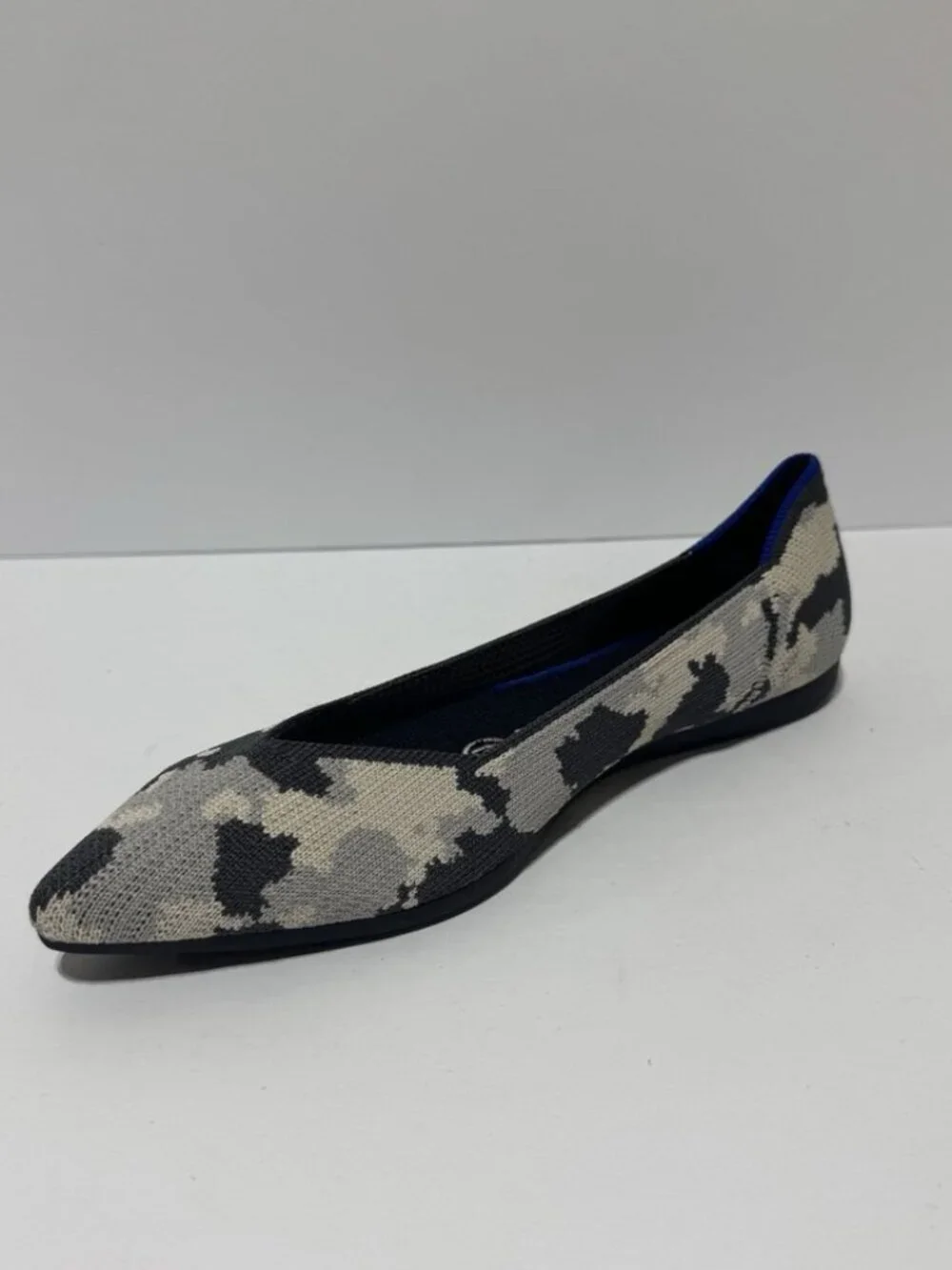 Rothys Womens The Point Flats Ash Grey Camo Size 6.5 M